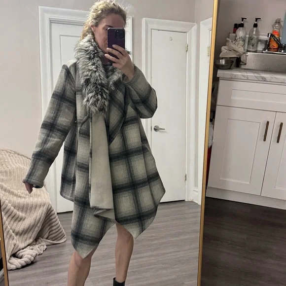 Nicholas K Designer Wool Blend Plaid Asymmetrical Coat with Faux Fur Collar (M) - Picture 9 of 13